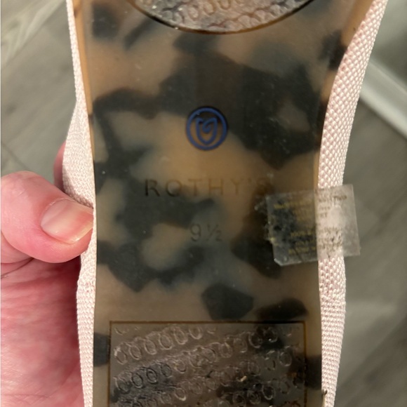 Like new blush Rothy’s! - Picture 4 of 4